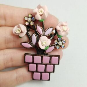 Vintage Greenwich Pastel Pink Tone Flowers In Flower Pot Design Pin Brooch